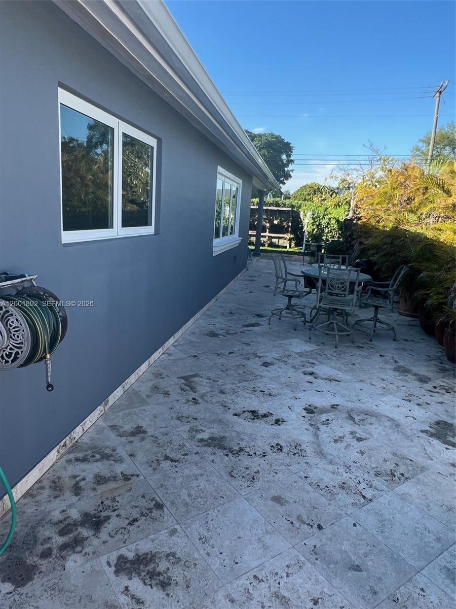 6900 SW 22nd St Miami, FL 33155