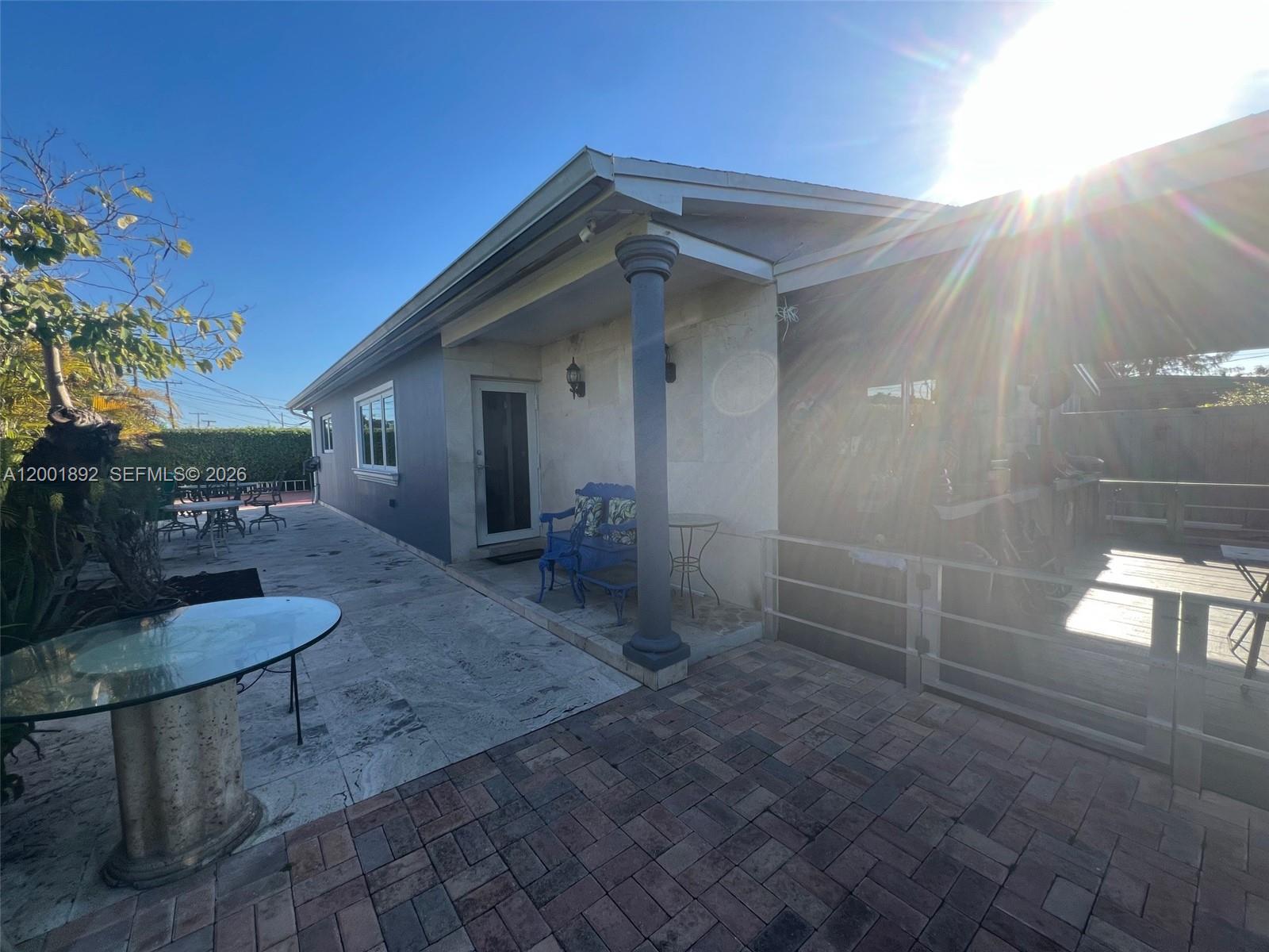 6900 SW 22nd St Miami, FL 33155