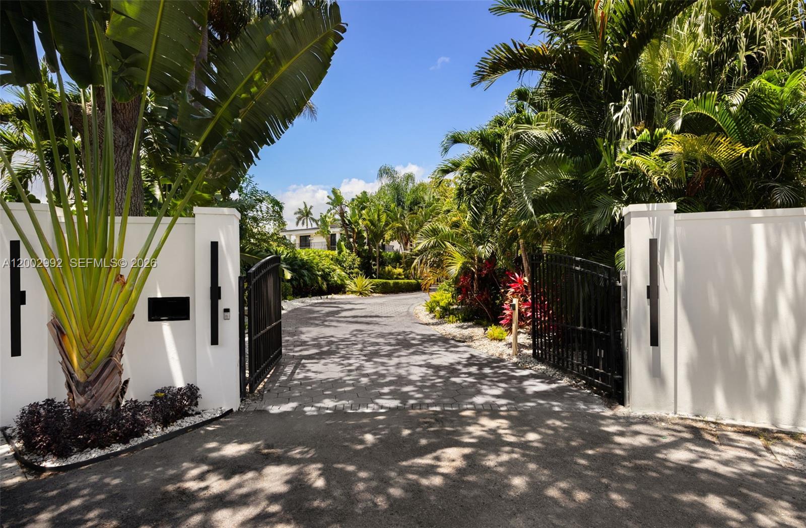 2300 Aqua Vis Blvd Fort Lauderdale, FL 33301