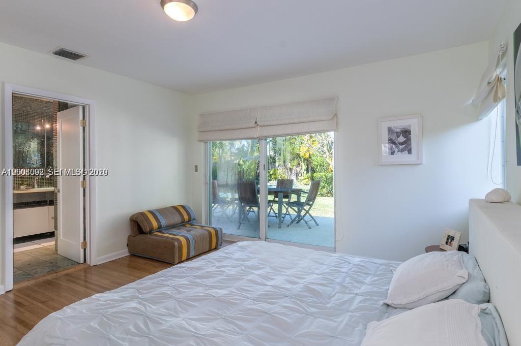1123 Bay Dr Miami Beach, FL 33141