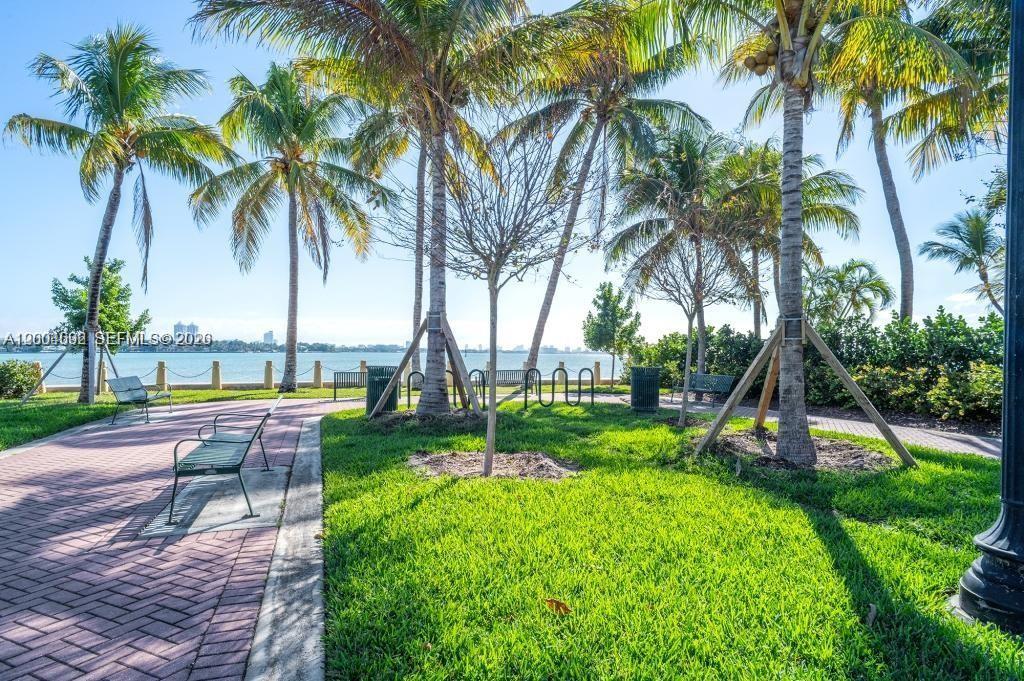 1123 Bay Dr Miami Beach, FL 33141