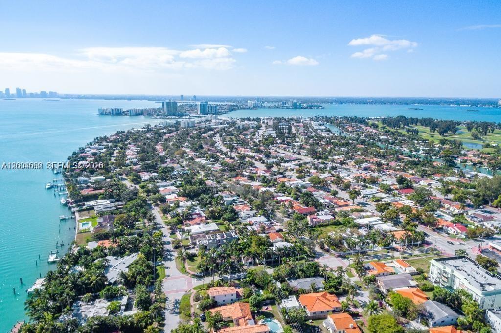 1123 Bay Dr Miami Beach, FL 33141