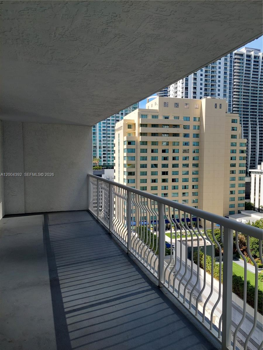 1200 N Brickell Bay Dr #1918 Miami, FL 33131