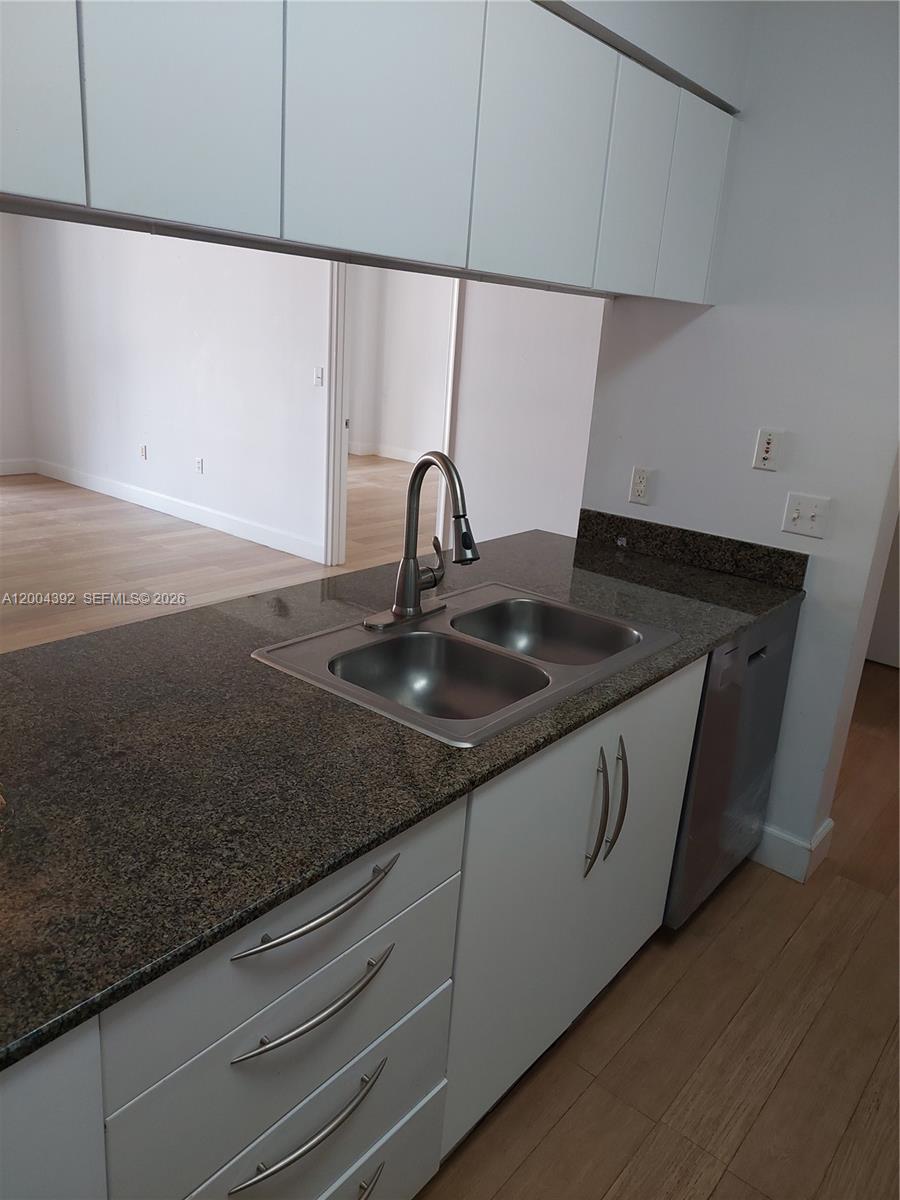 1200 N Brickell Bay Dr #1918 Miami, FL 33131