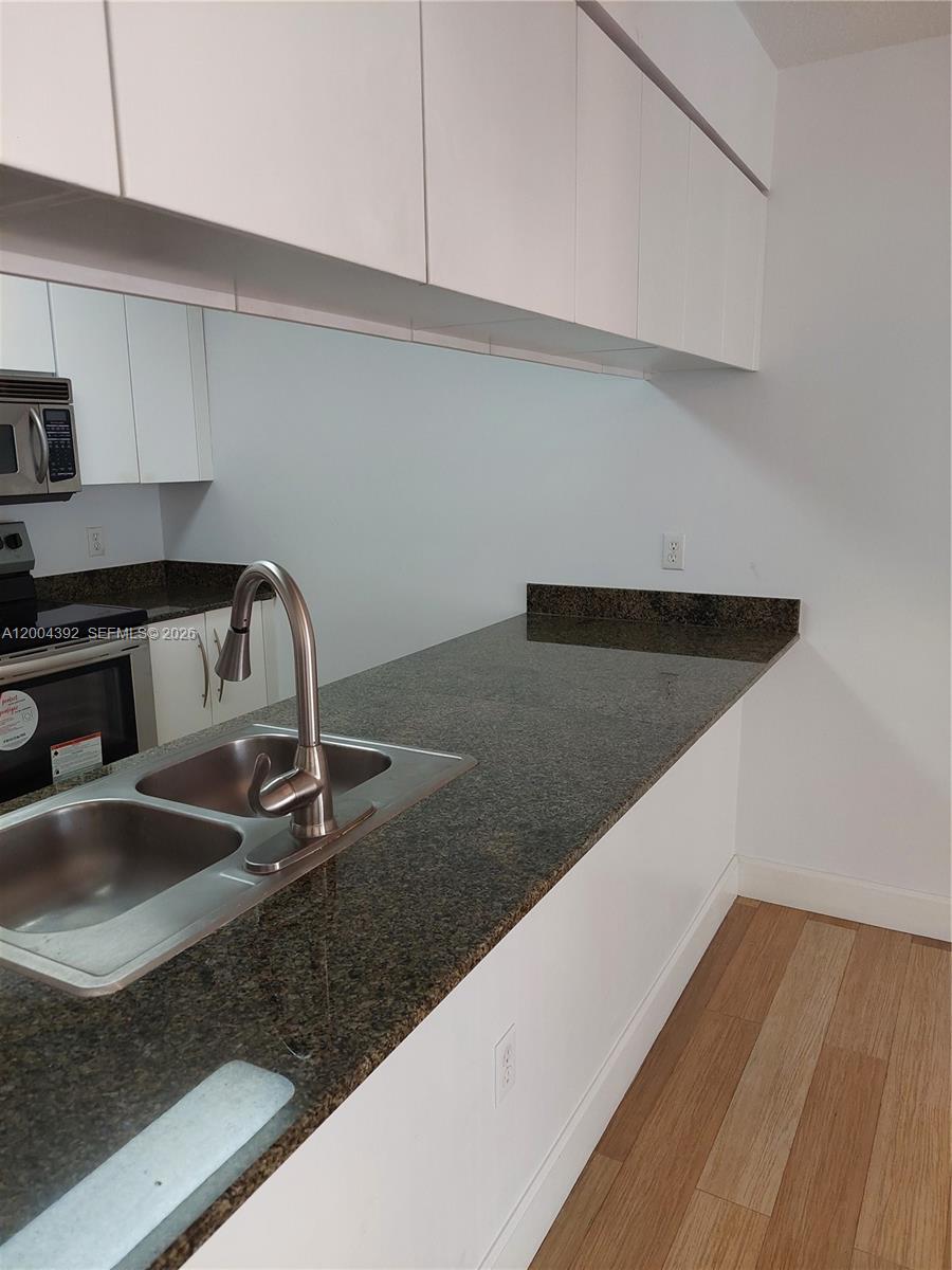 1200 N Brickell Bay Dr #1918 Miami, FL 33131