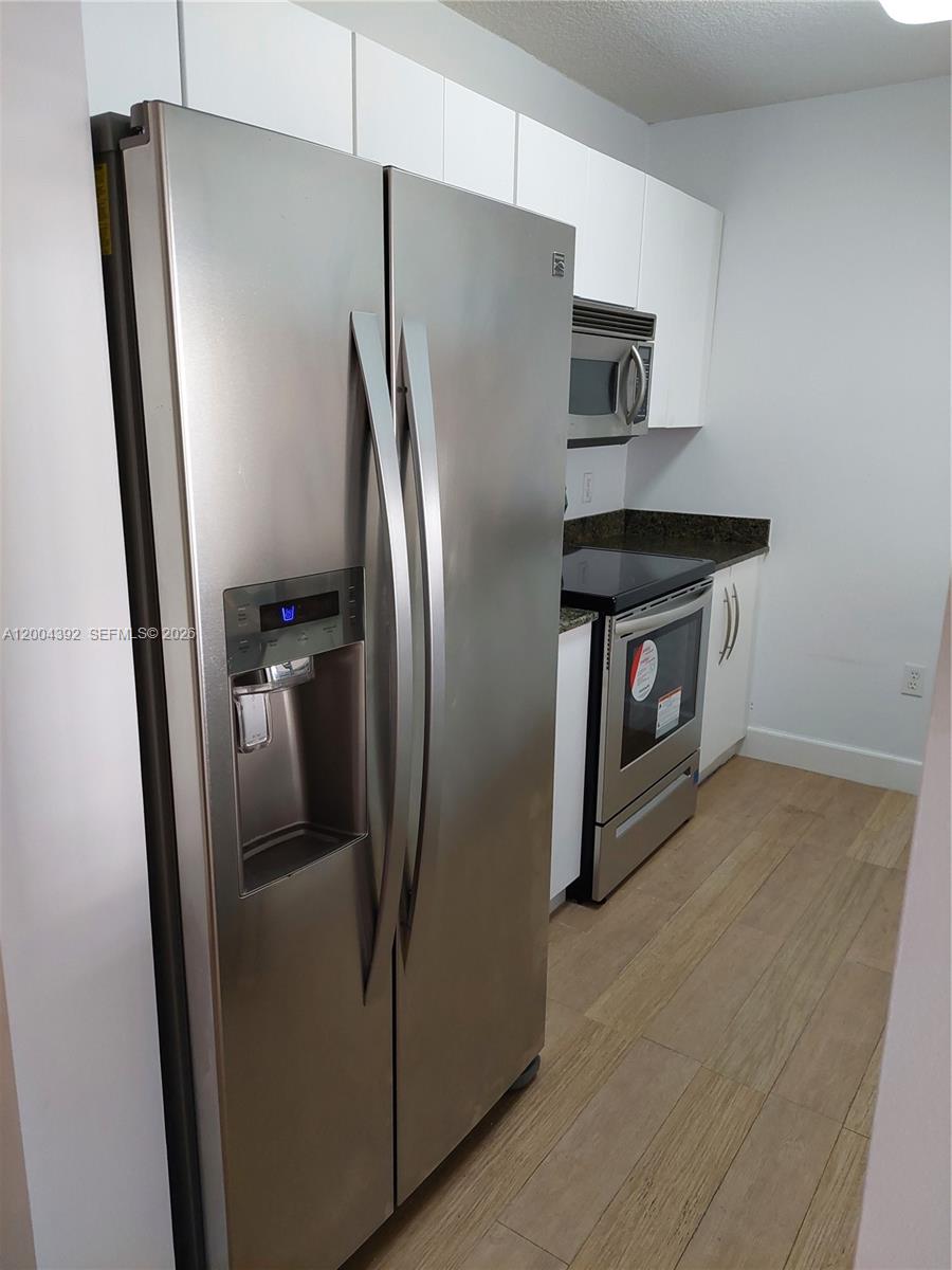 1200 N Brickell Bay Dr #1918 Miami, FL 33131