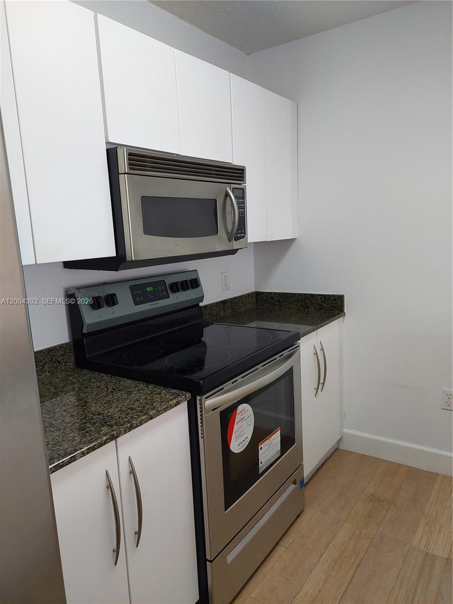 1200 N Brickell Bay Dr #1918 Miami, FL 33131