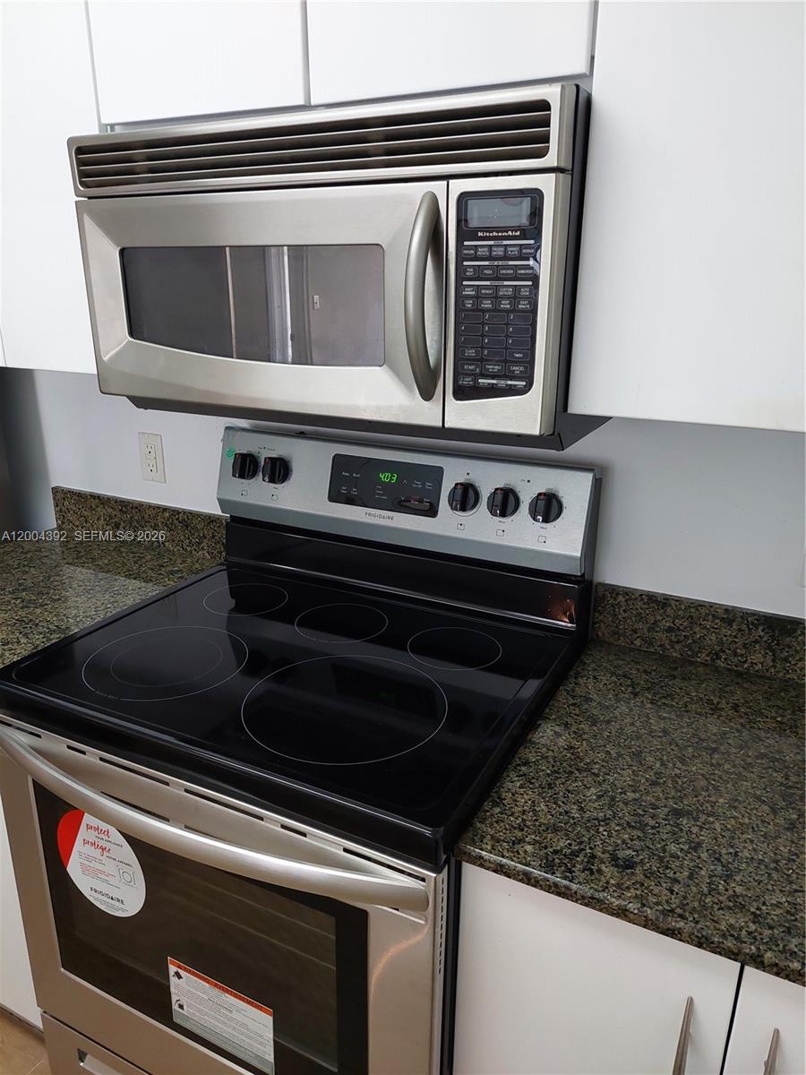 1200 N Brickell Bay Dr #1918 Miami, FL 33131