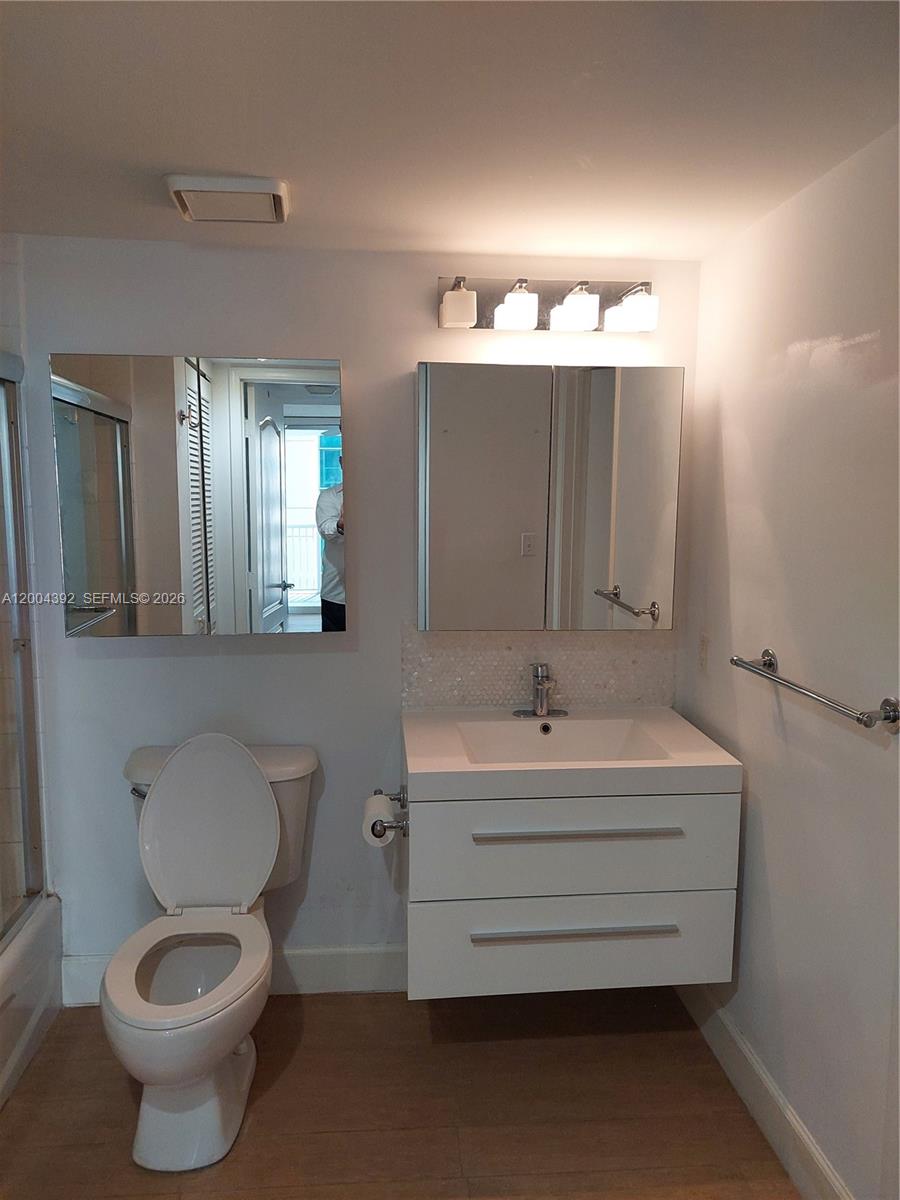 1200 N Brickell Bay Dr #1918 Miami, FL 33131