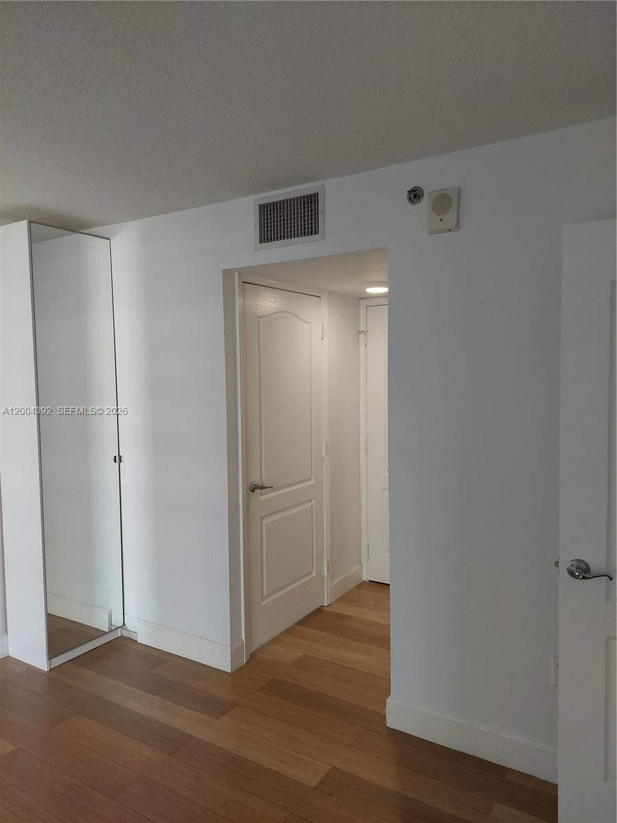 1200 N Brickell Bay Dr #1918 Miami, FL 33131