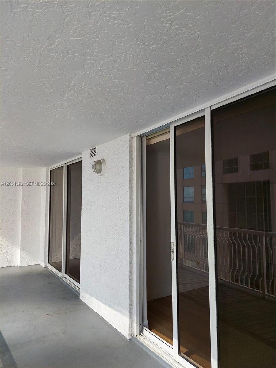 1200 N Brickell Bay Dr #1918 Miami, FL 33131