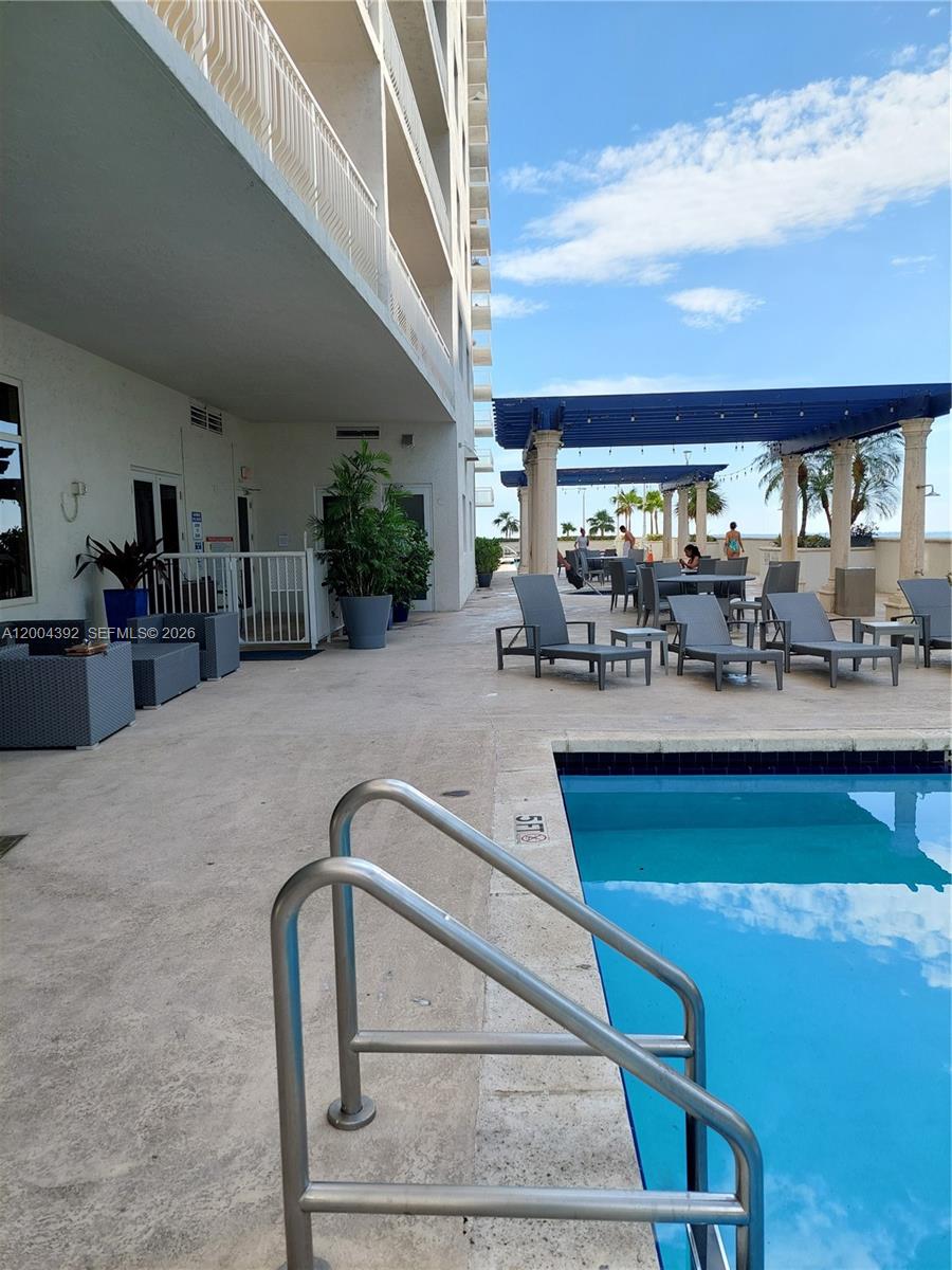 1200 N Brickell Bay Dr #1918 Miami, FL 33131