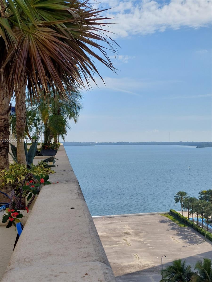 1200 N Brickell Bay Dr #1918 Miami, FL 33131