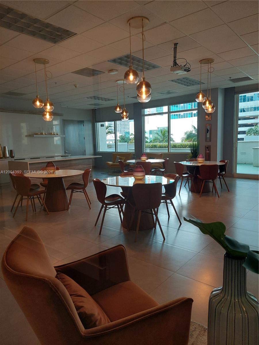 1200 N Brickell Bay Dr #1918 Miami, FL 33131