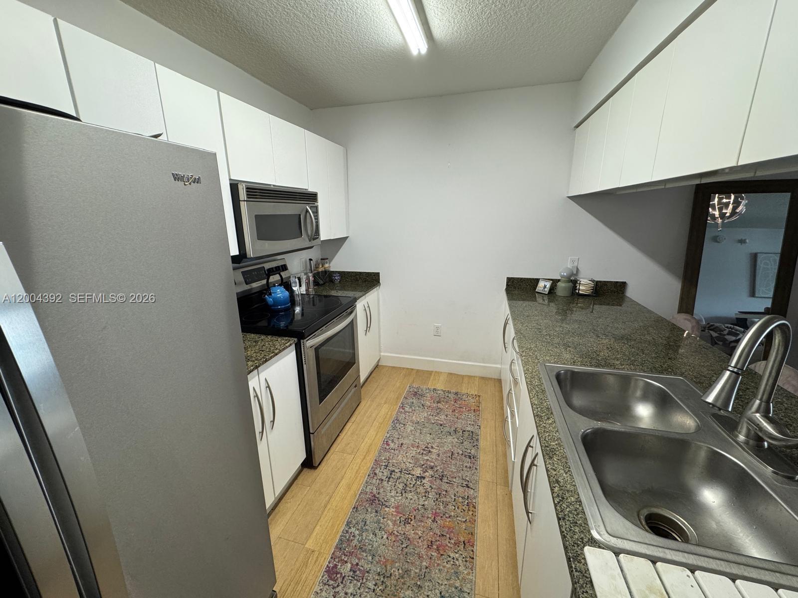 1200 N Brickell Bay Dr #1918 Miami, FL 33131