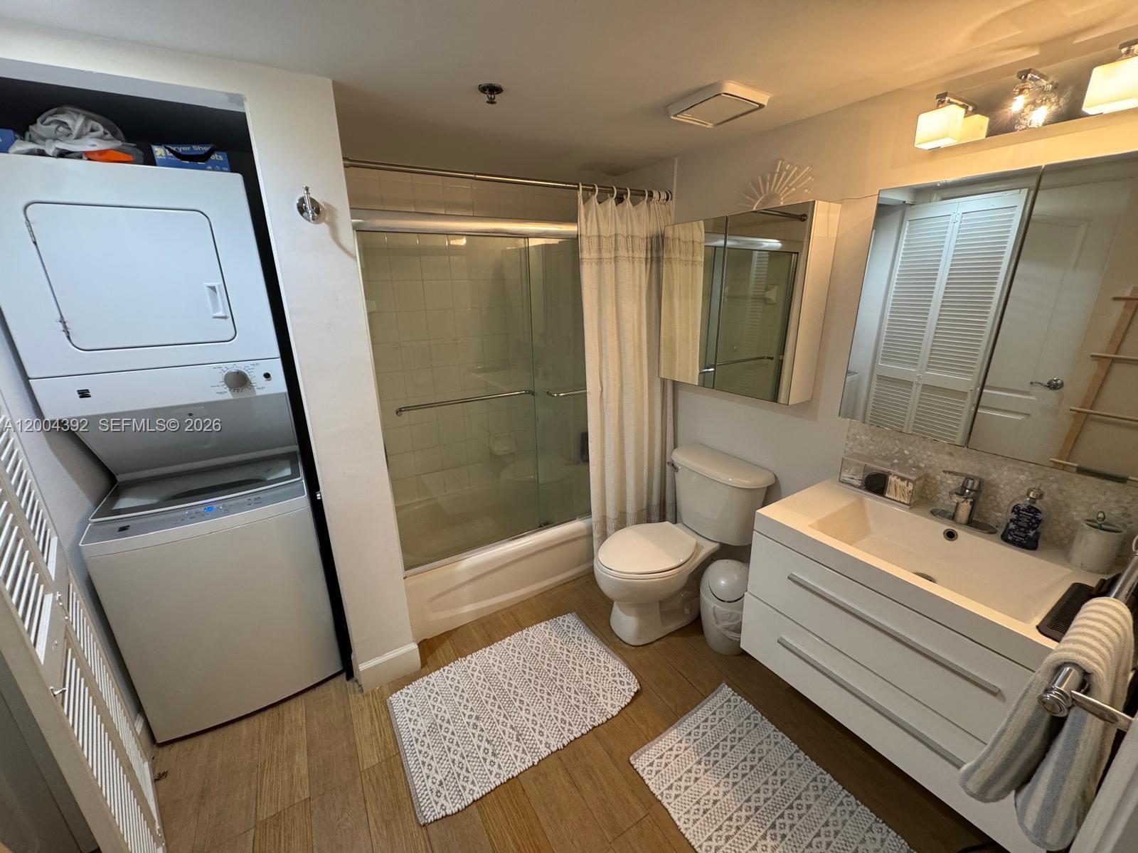 1200 N Brickell Bay Dr #1918 Miami, FL 33131