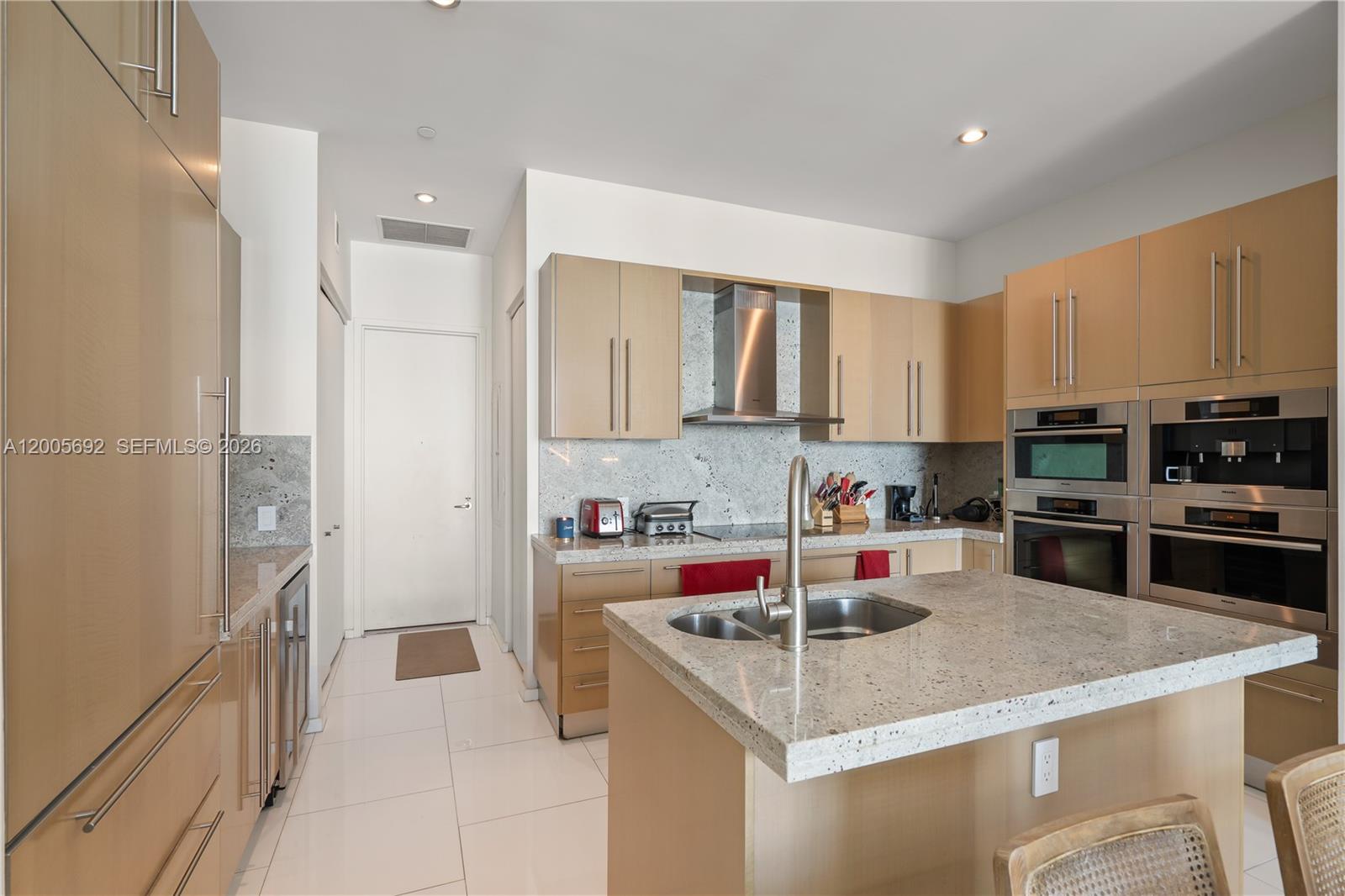 900 Brickell Key Blvd #3002 Miami, FL 33131