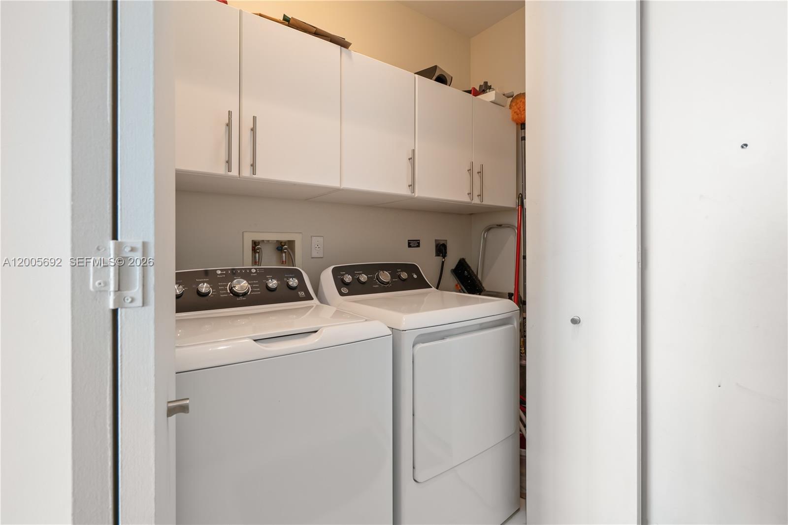 900 Brickell Key Blvd #3002 Miami, FL 33131