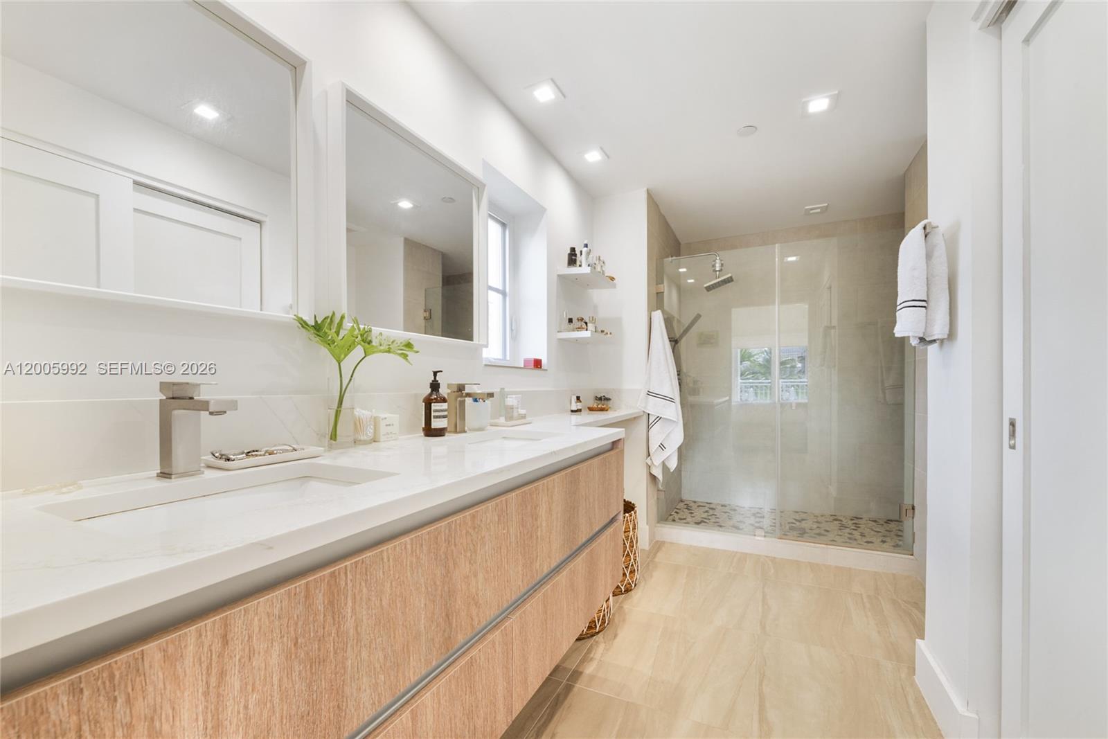 120 Salamanca Ave #3B Coral Gables, FL 33134