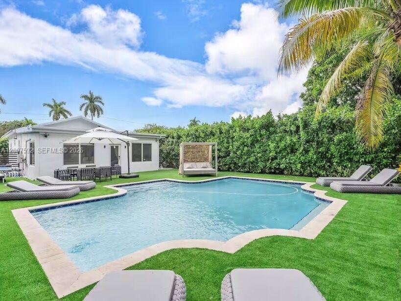 545 NW 52nd St