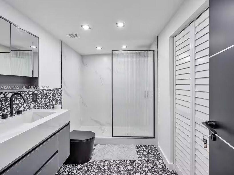 545 NW 52nd St Miami, FL 33127