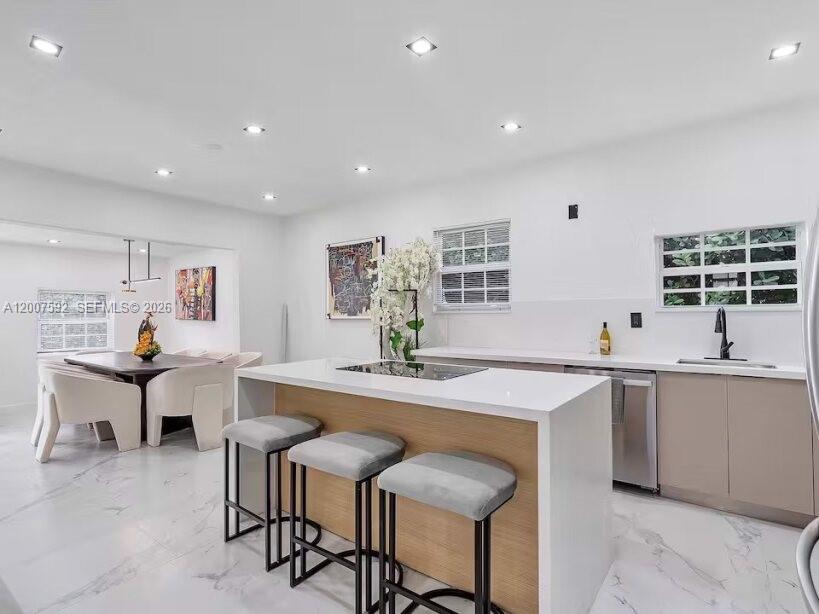 545 NW 52nd St Miami, FL 33127