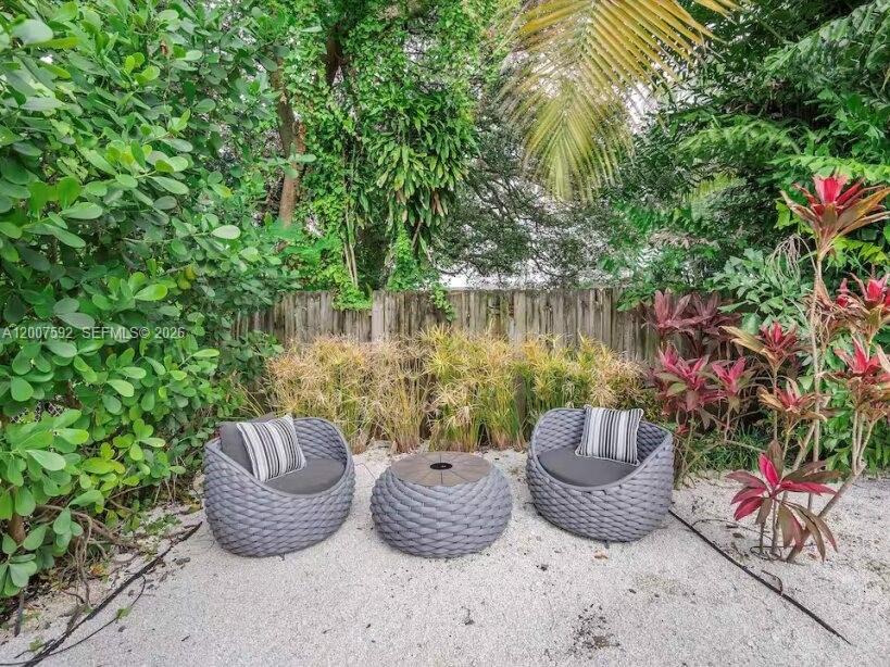 545 NW 52nd St Miami, FL 33127