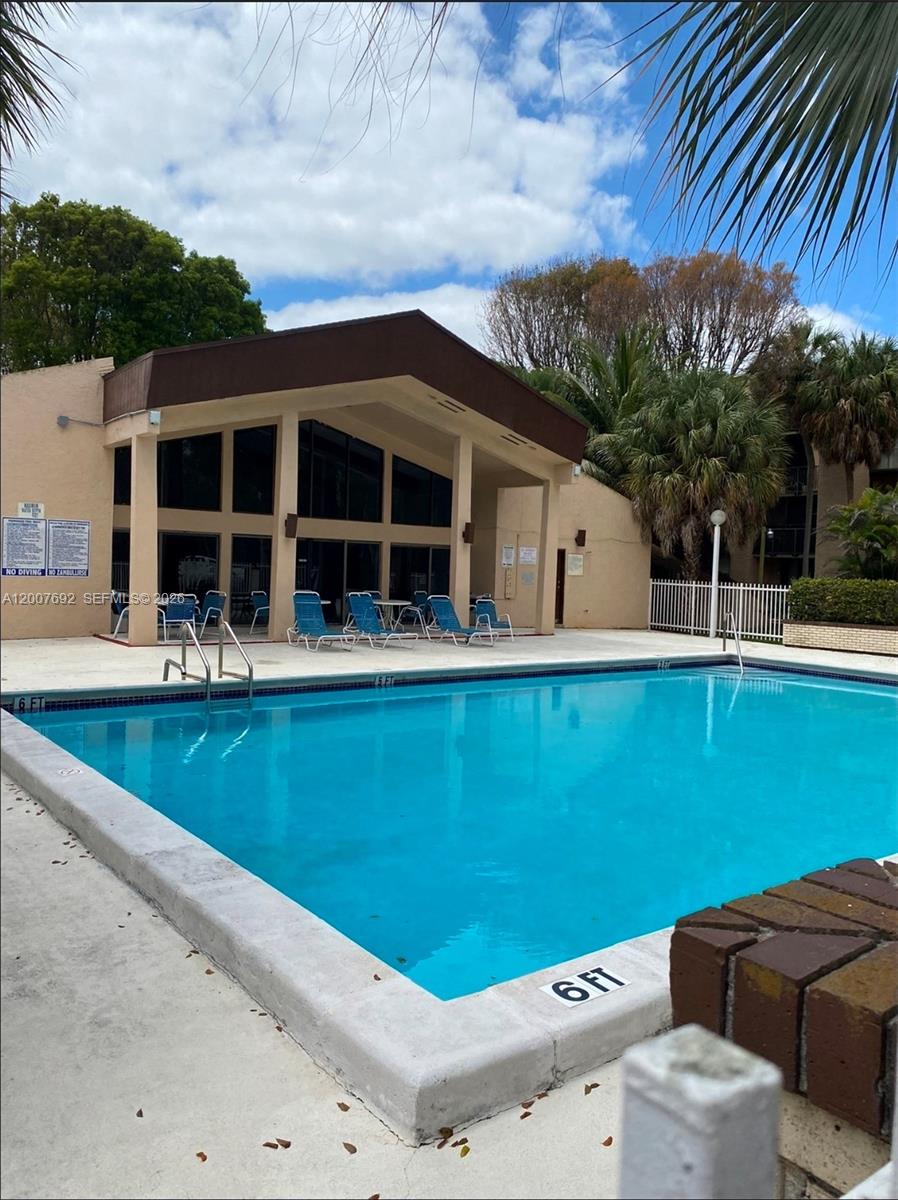 14201 N Kendall Dr #407D