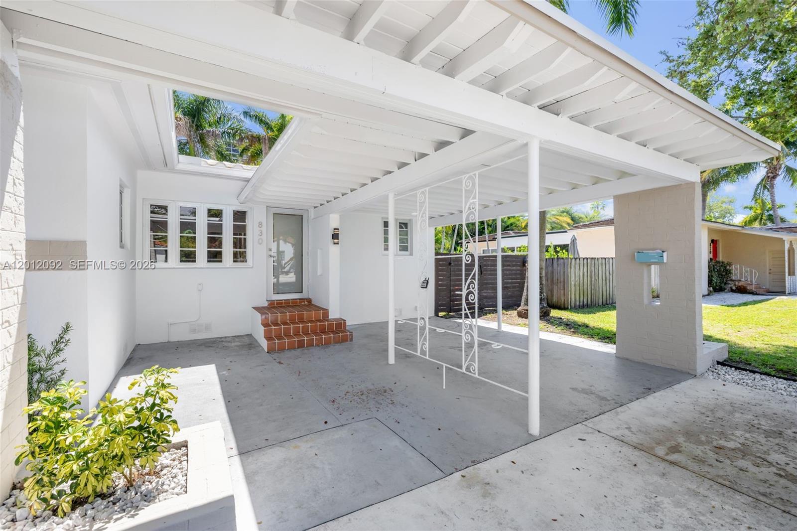 830 NE 72nd St Miami, FL 33138