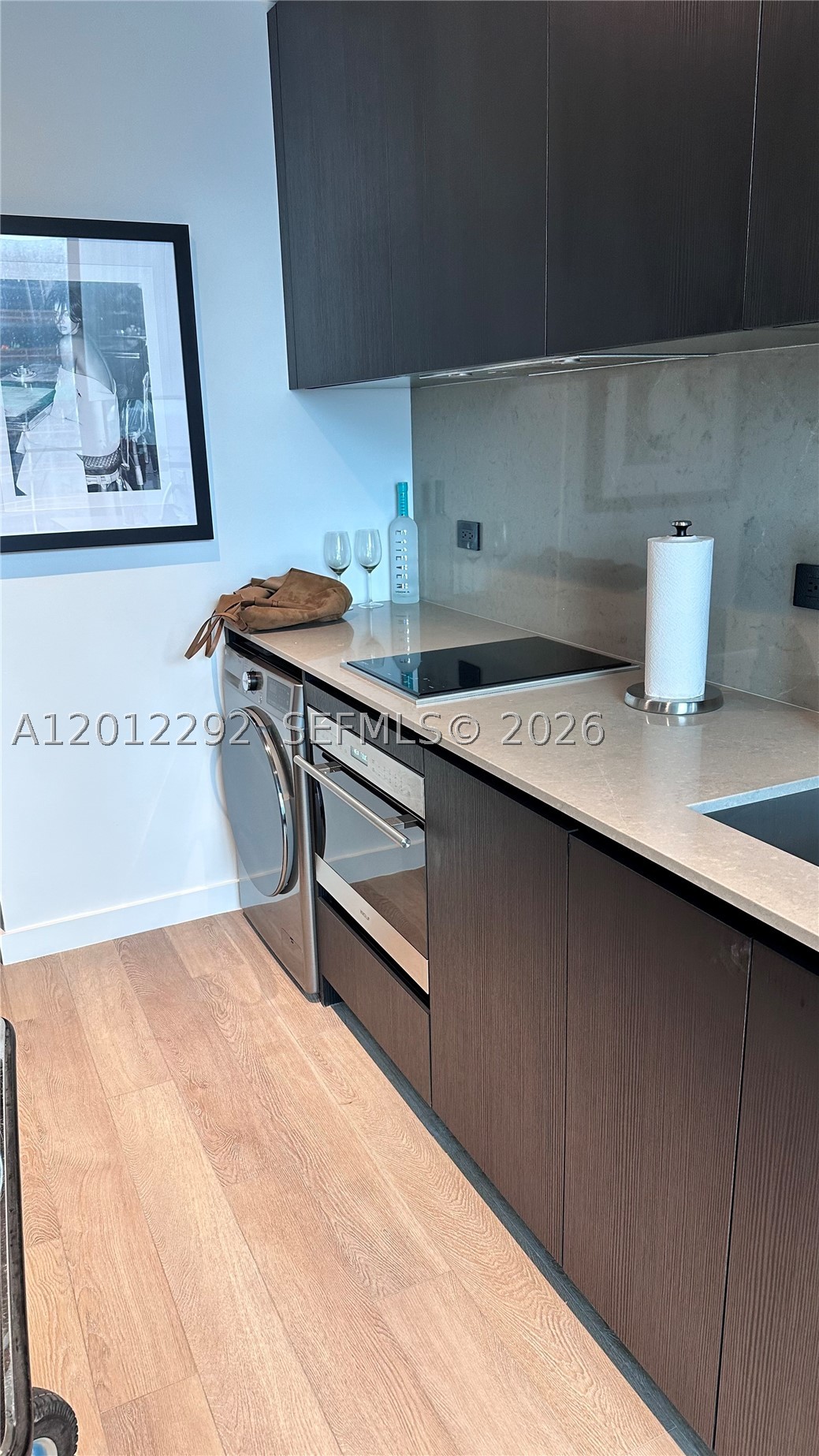 image E11EVEN Hotel & Residences15