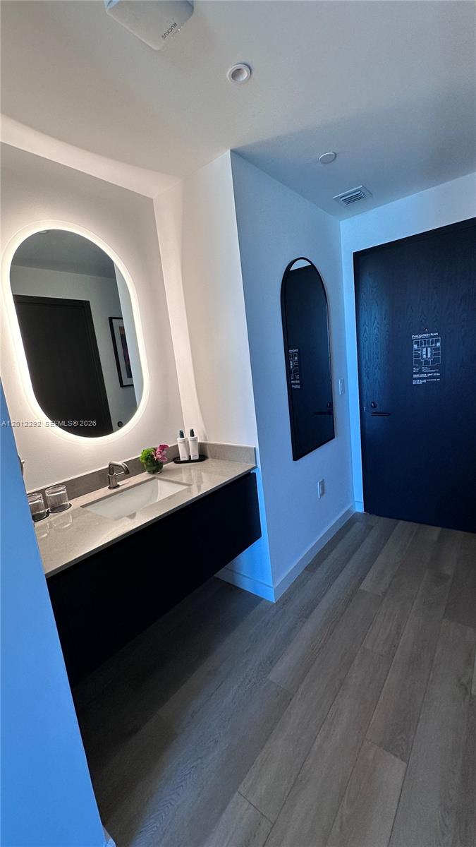 image E11EVEN Hotel & Residences2