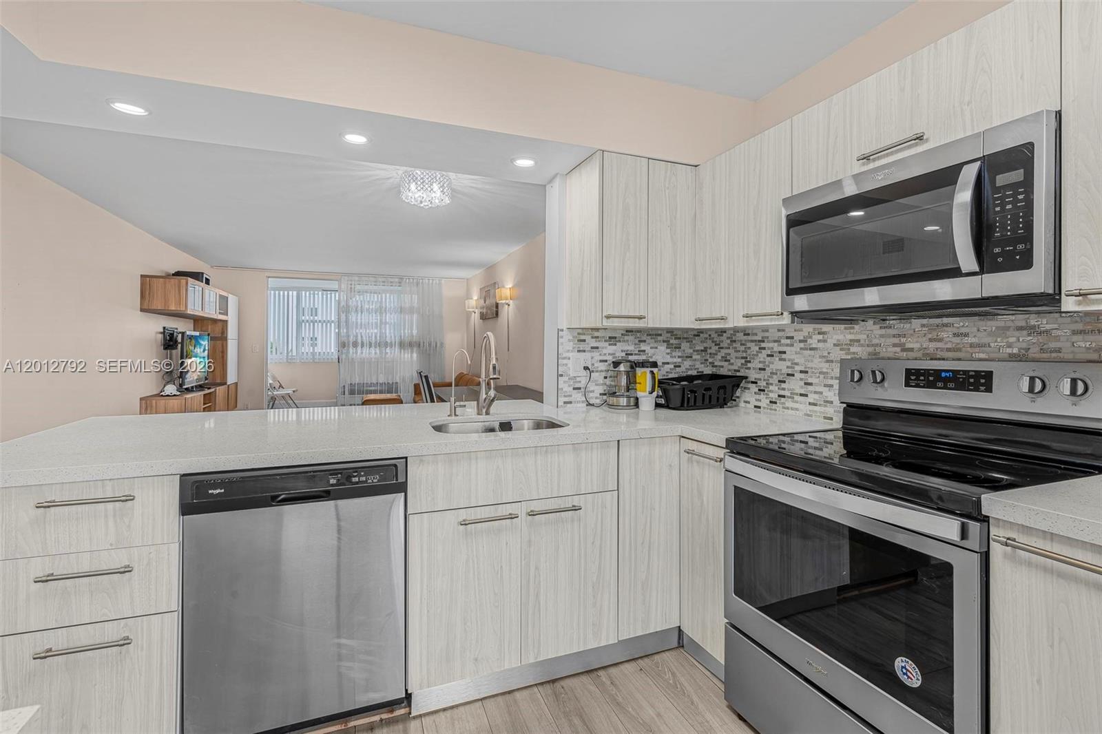609 NE 14th #603