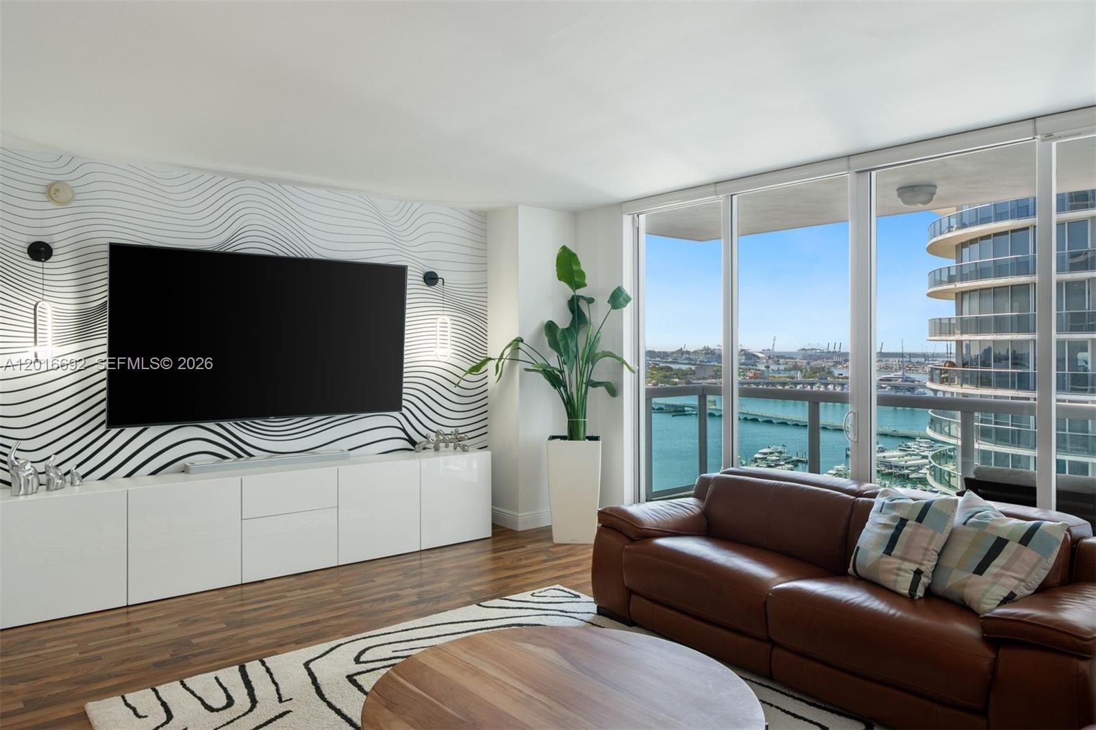 1800 N Bayshore Dr #2111