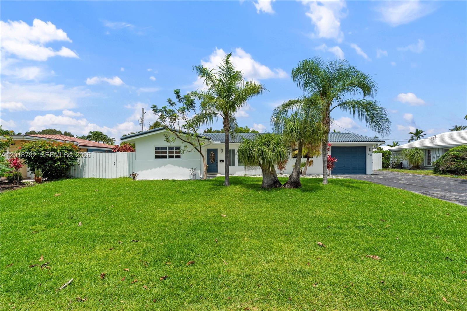 4211 NE 27th Ave Lighthouse Point, FL 33064