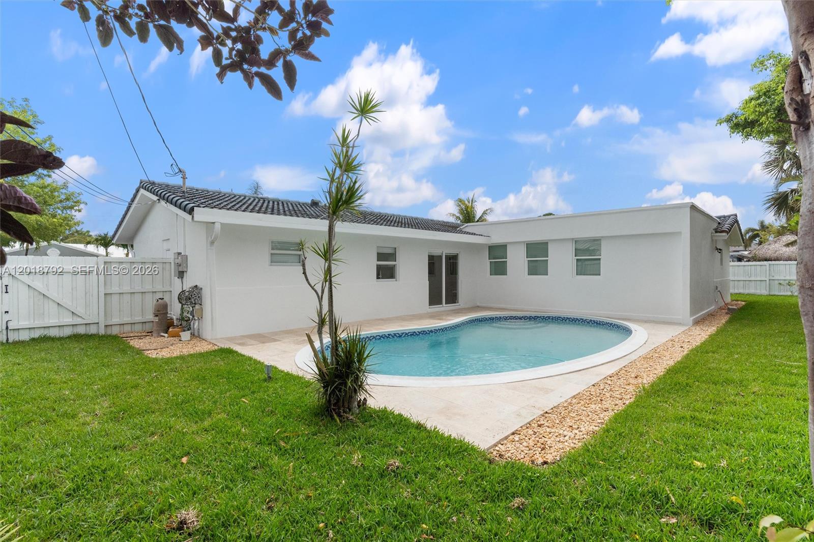 4211 NE 27th Ave Lighthouse Point, FL 33064