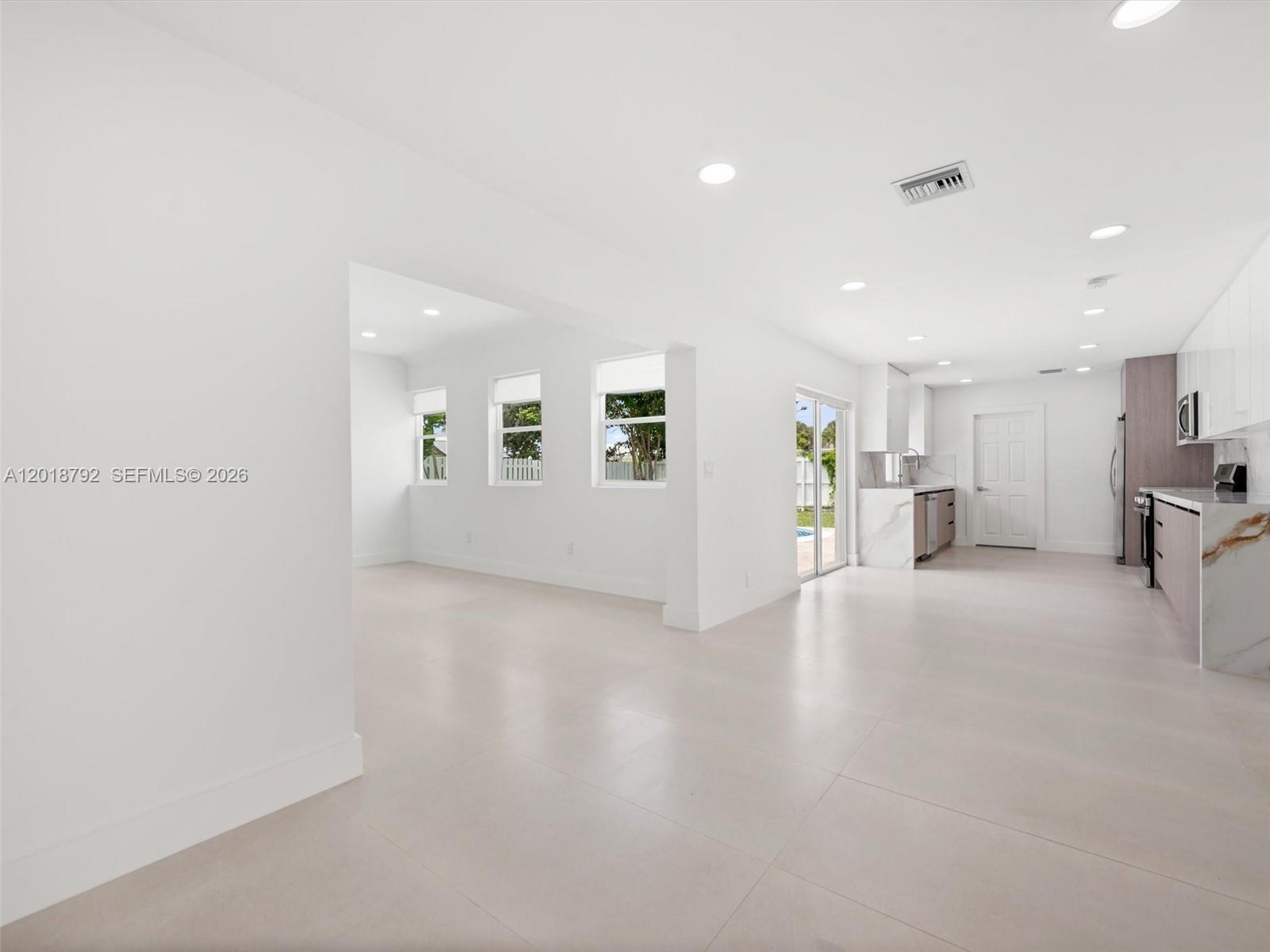 4211 NE 27th Ave Lighthouse Point, FL 33064