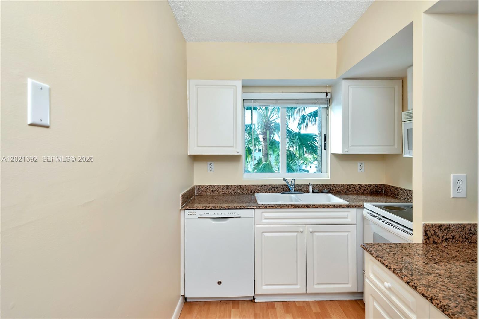 5900 Collins Ave #408 Miami Beach, FL 33140