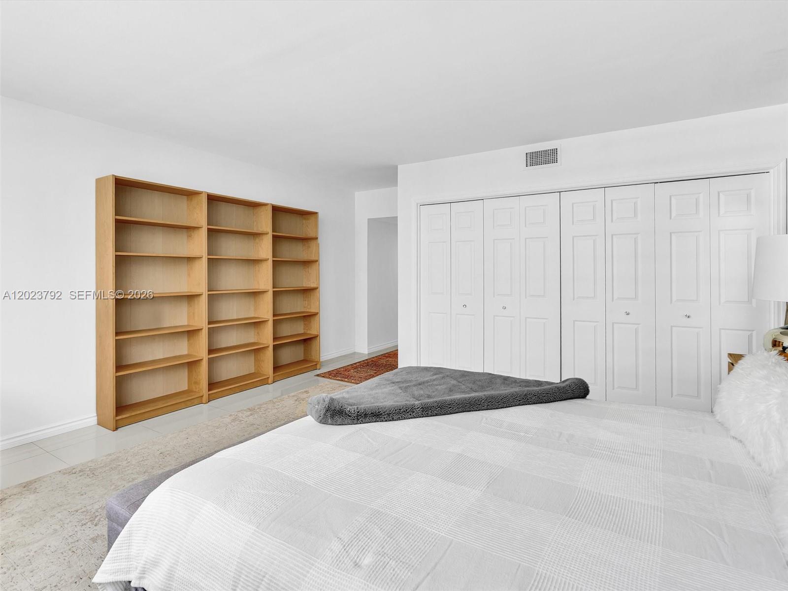 825 Brickell Bay Dr #2048 Miami, FL 33131