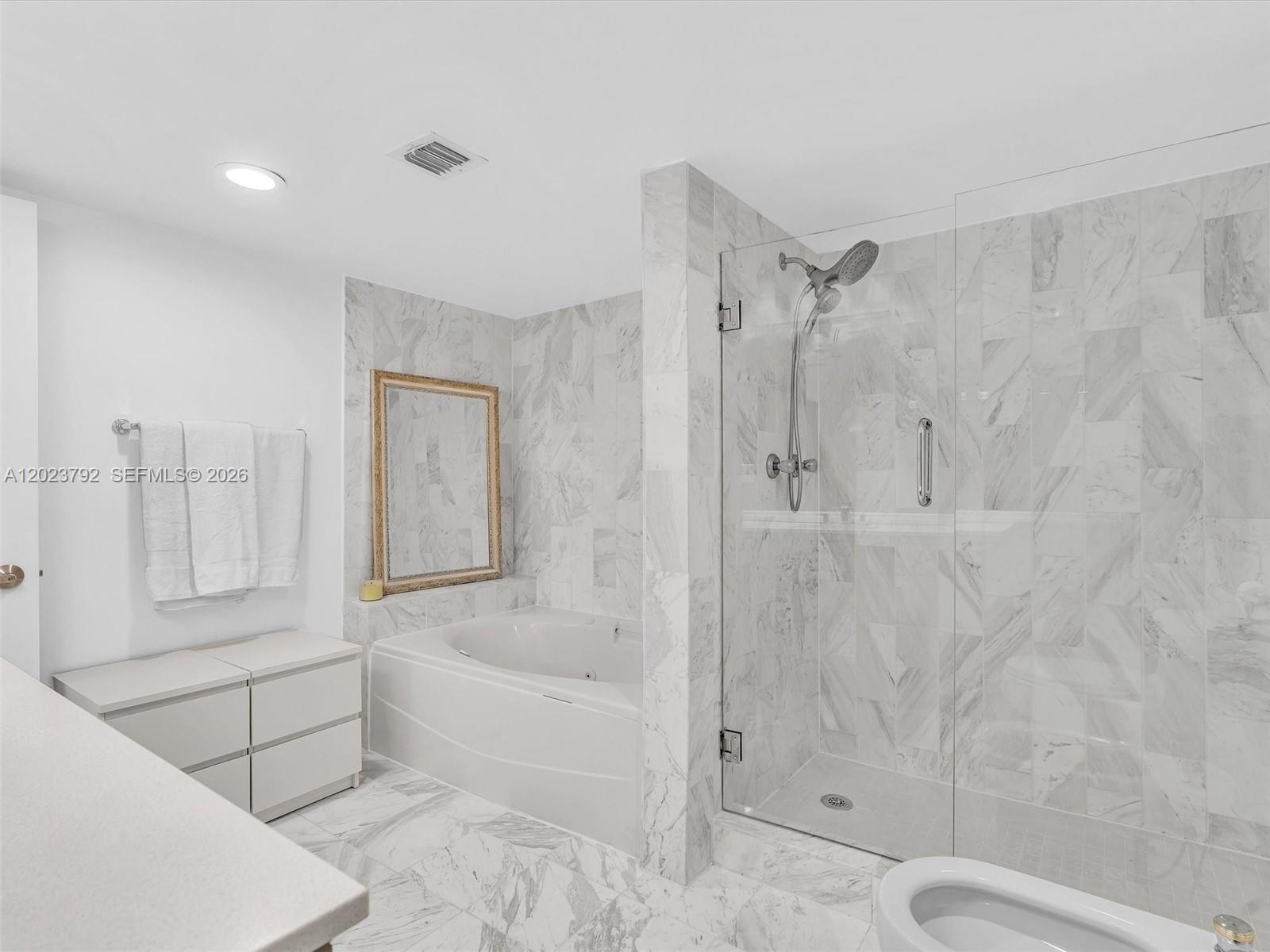 825 Brickell Bay Dr #2048 Miami, FL 33131