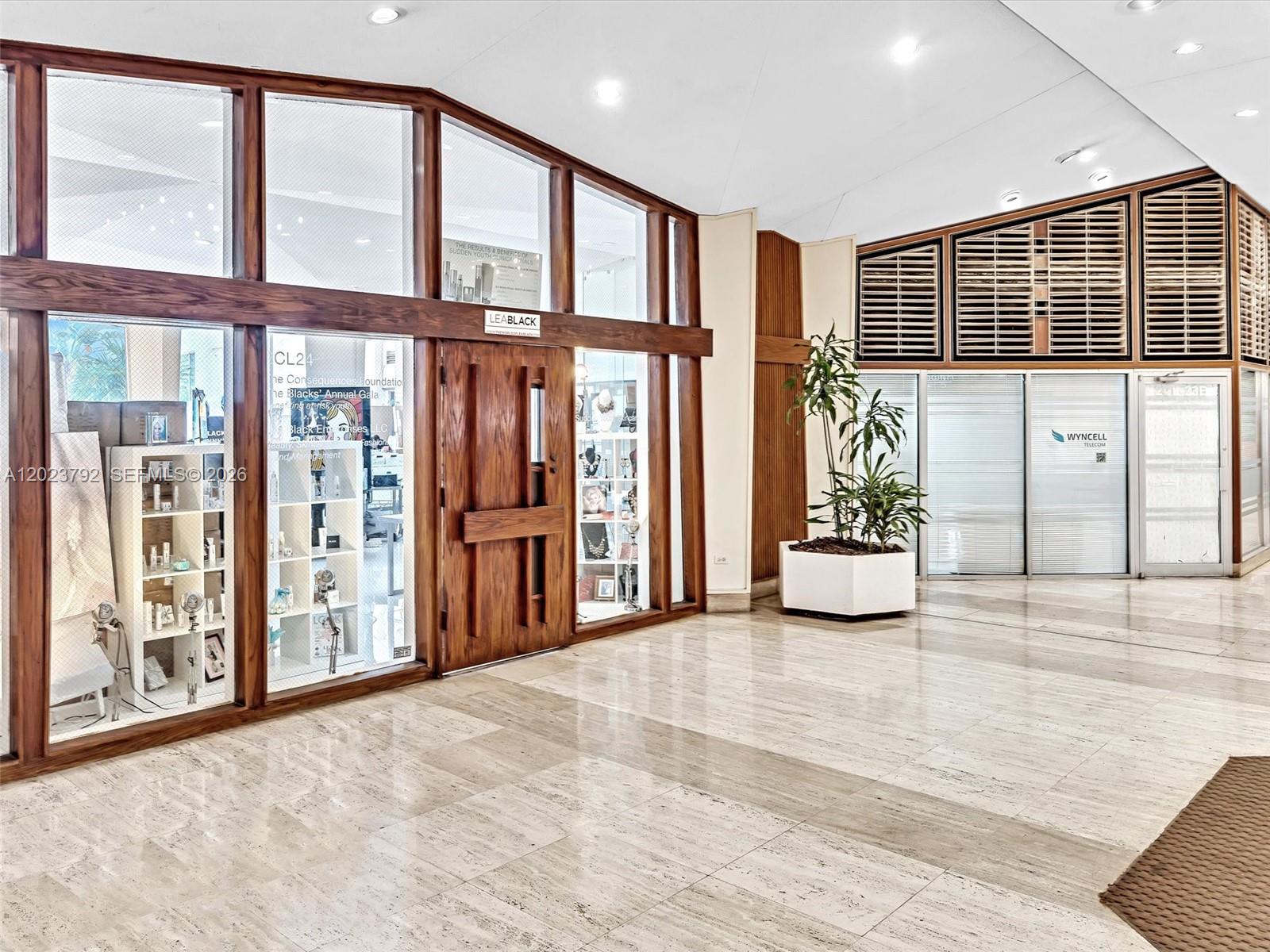 825 Brickell Bay Dr #2048 Miami, FL 33131