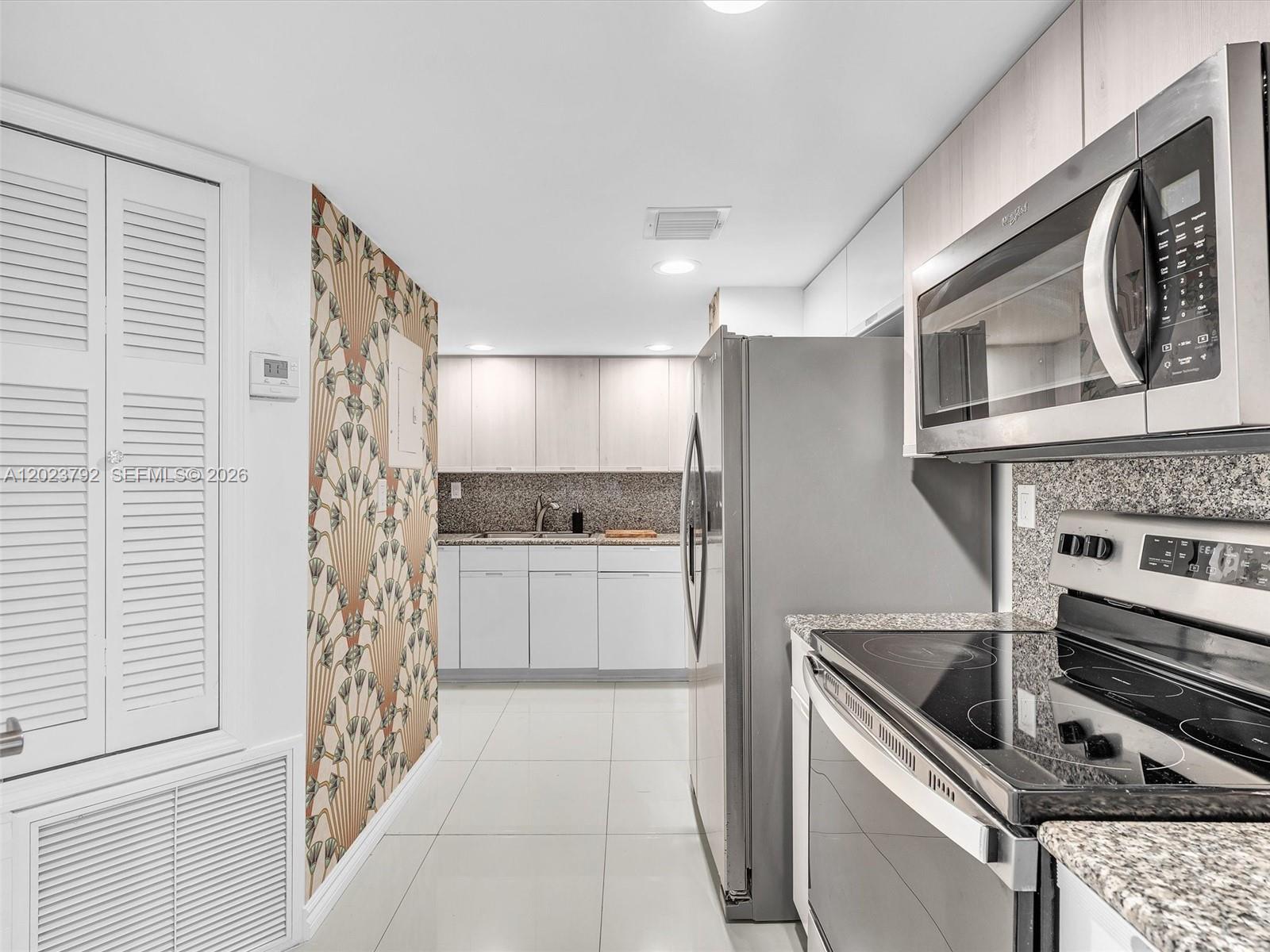 825 Brickell Bay Dr #2048 Miami, FL 33131