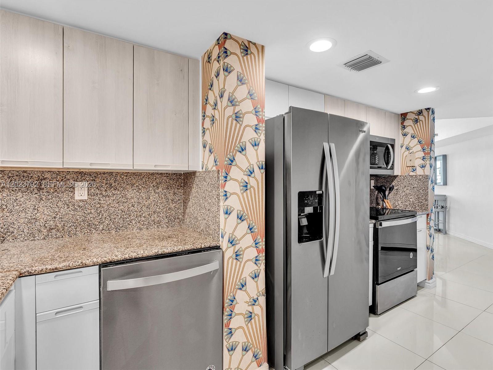 825 Brickell Bay Dr #2048 Miami, FL 33131