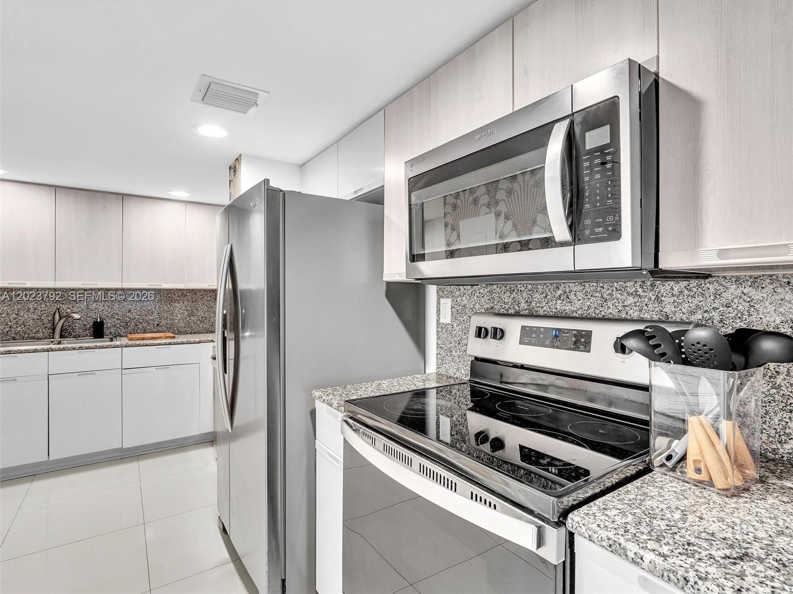 825 Brickell Bay Dr #2048 Miami, FL 33131