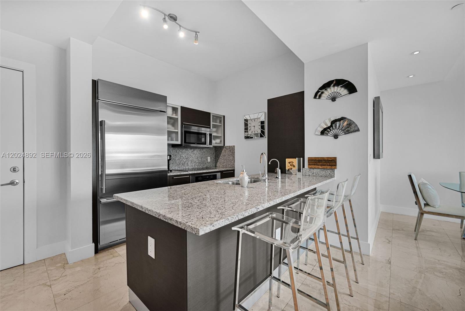 950 Brickell Bay Dr #4204 Miami, FL 33131