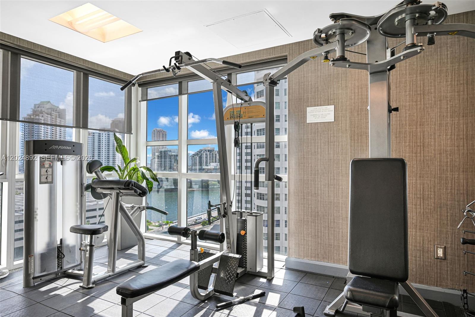 950 Brickell Bay Dr #4204 Miami, FL 33131