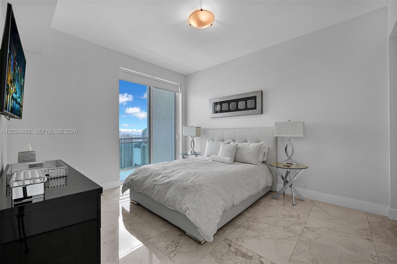 950 Brickell Bay Dr #4204 Miami, FL 33131