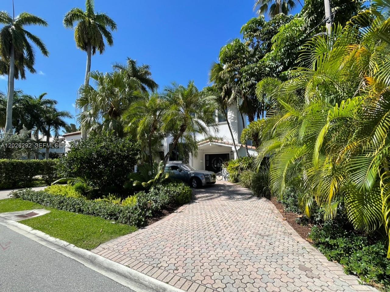 1443 W 21st St Miami Beach, FL 33140