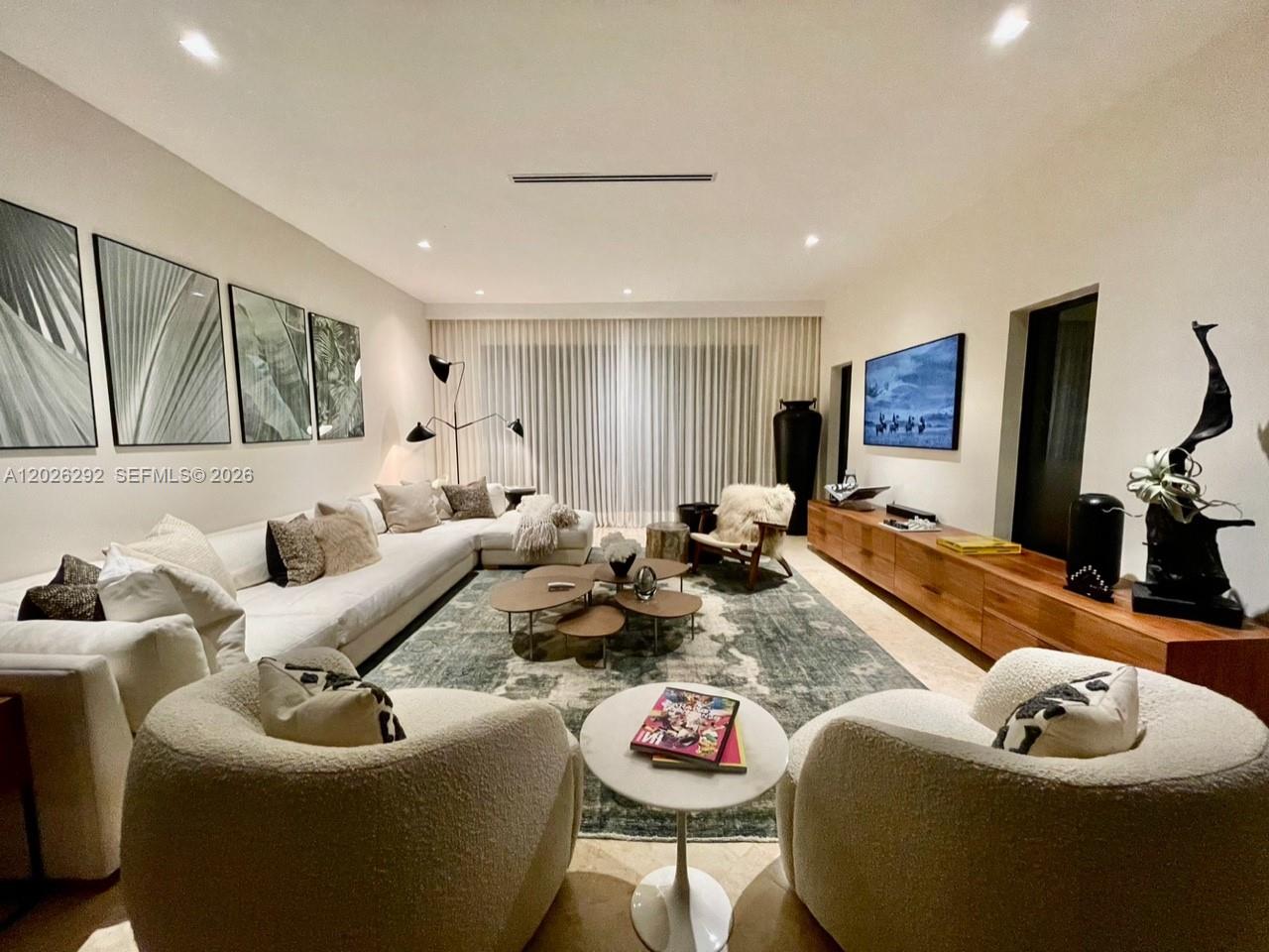 1443 W 21st St Miami Beach, FL 33140
