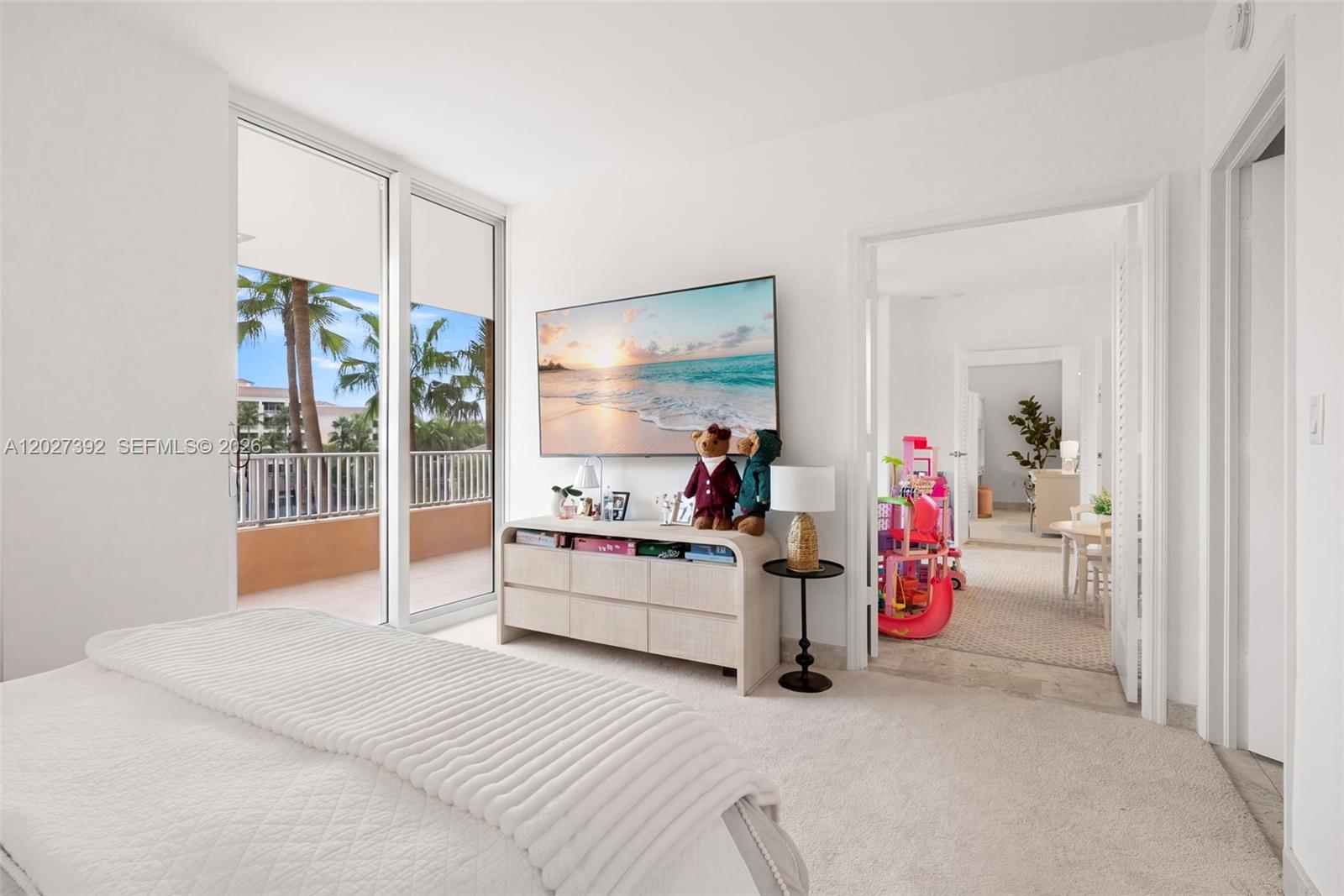 785 Crandon Blvd #205/305 Key Biscayne, FL 33149