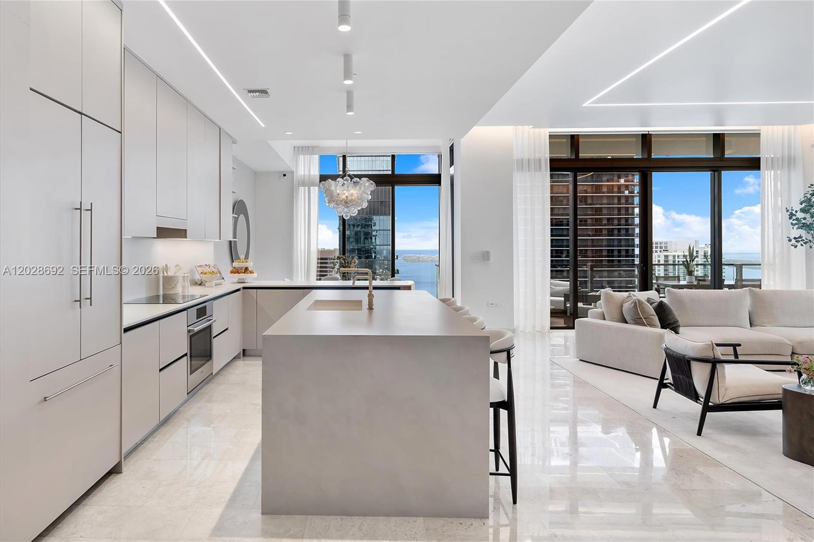 88 SW 7th St #4001 Miami, FL 33130